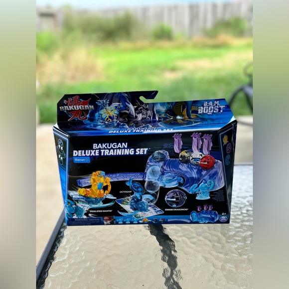 Bakugan Deluxe Training Playset with Special Attack Mantid, Dragonoid, and Octog - Picture 9 of 15